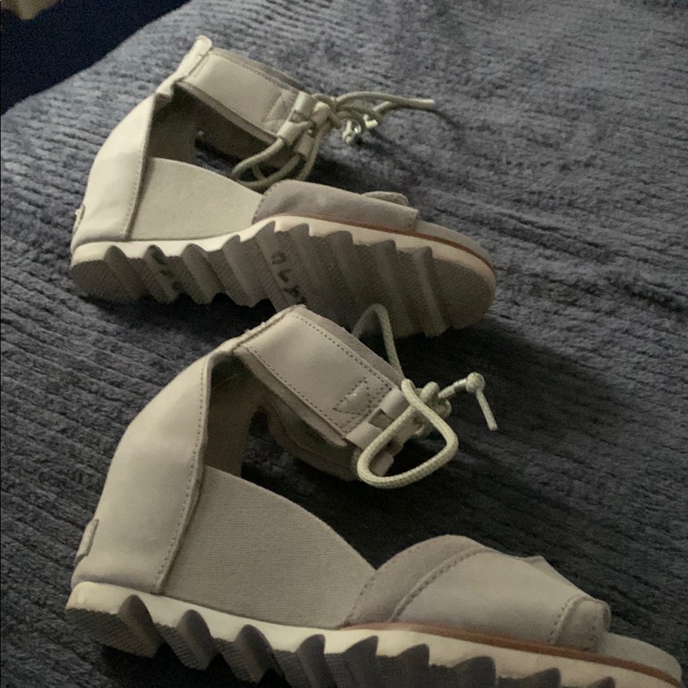 Sorel Women's Sandals in Light Gray